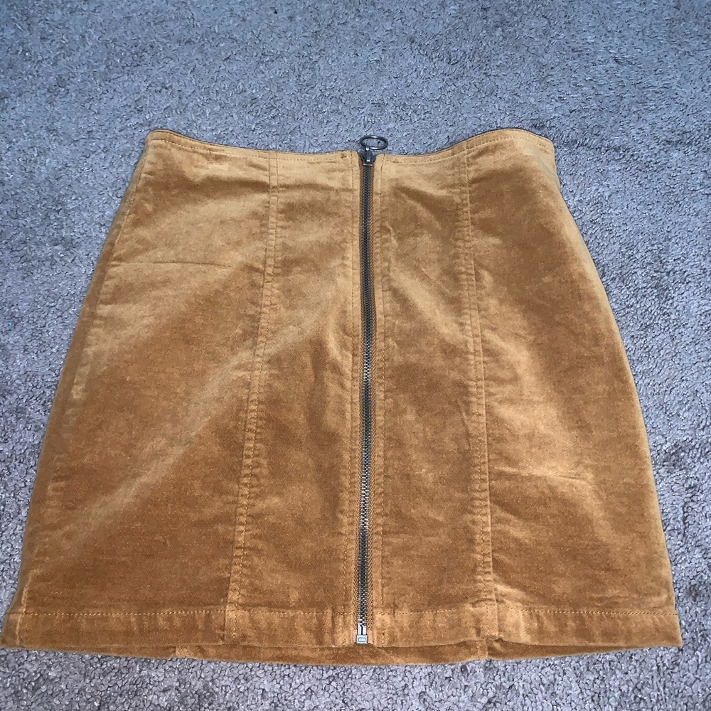 Front zip skirt
